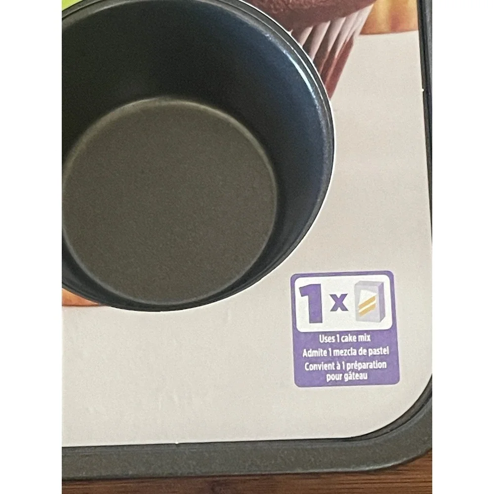 Wilton Perfect Results 24 Cavity Muffin Pan Non-Stick Gray Steel‎ 2105-6966